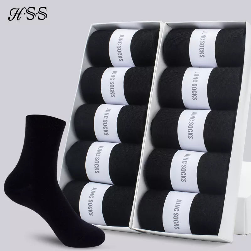 10 Pares :Apresentando as novas meias masculinas de algodão da marca HSS , em um elegante estilo preto ideal para homens de negócios. Estas meias combinam suavidade e respirabilidade, tornando-as perfeitas tanto para o verão quanto para o inverno.